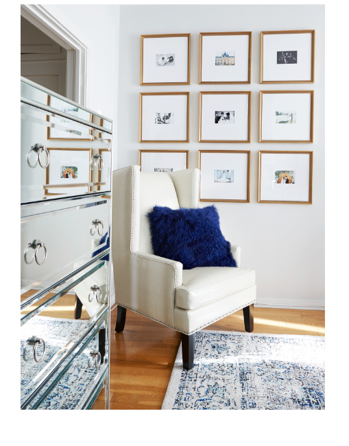 Jenny Bernheim, founder of fashion and lifestyle blog Margo & Me craved a bedroom look as colorful and chic as her fashion aesthetic.